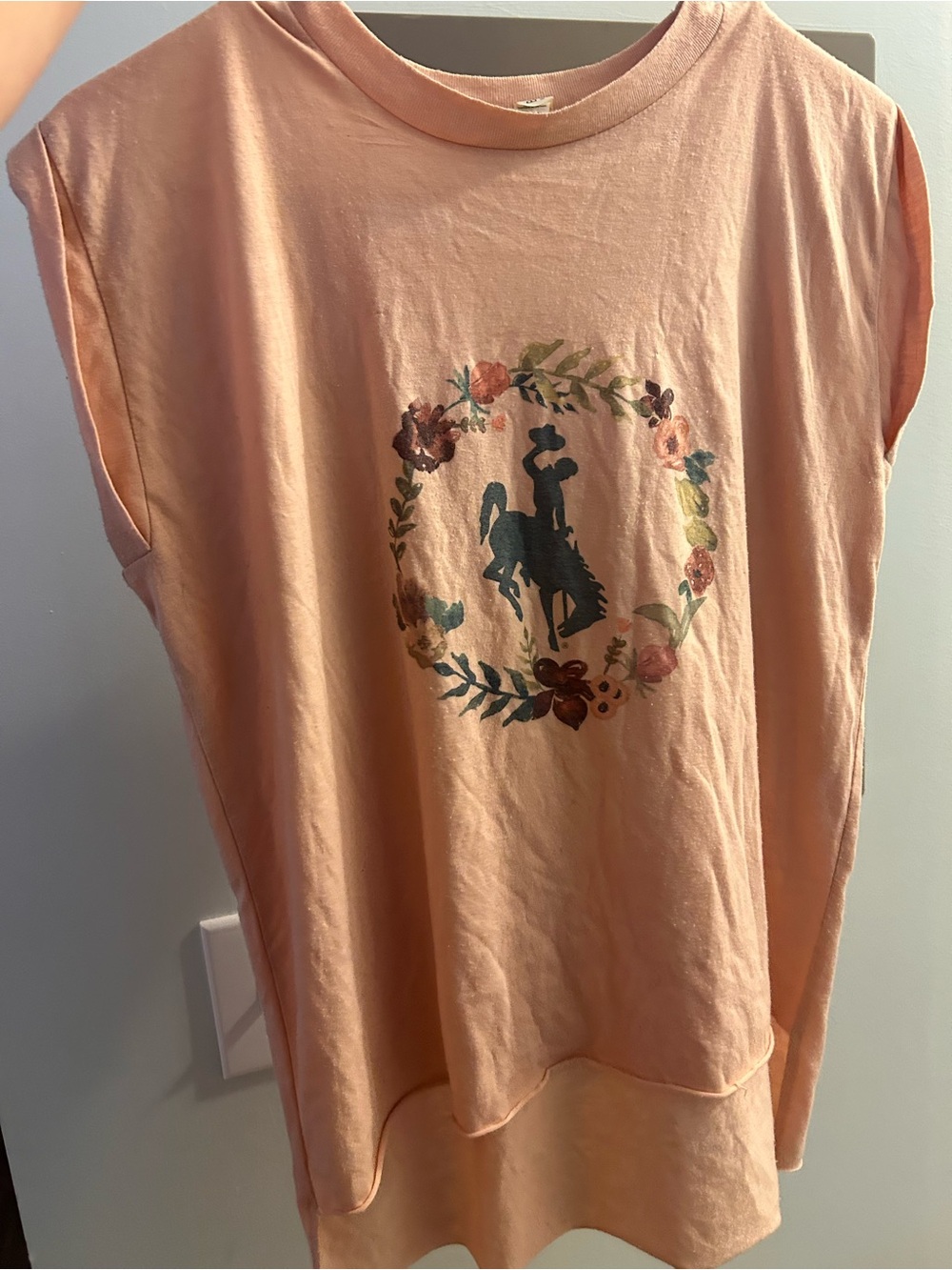 Sleeveless Peach Floral Wyoming bucking horse Wreath Graphic Tank Top